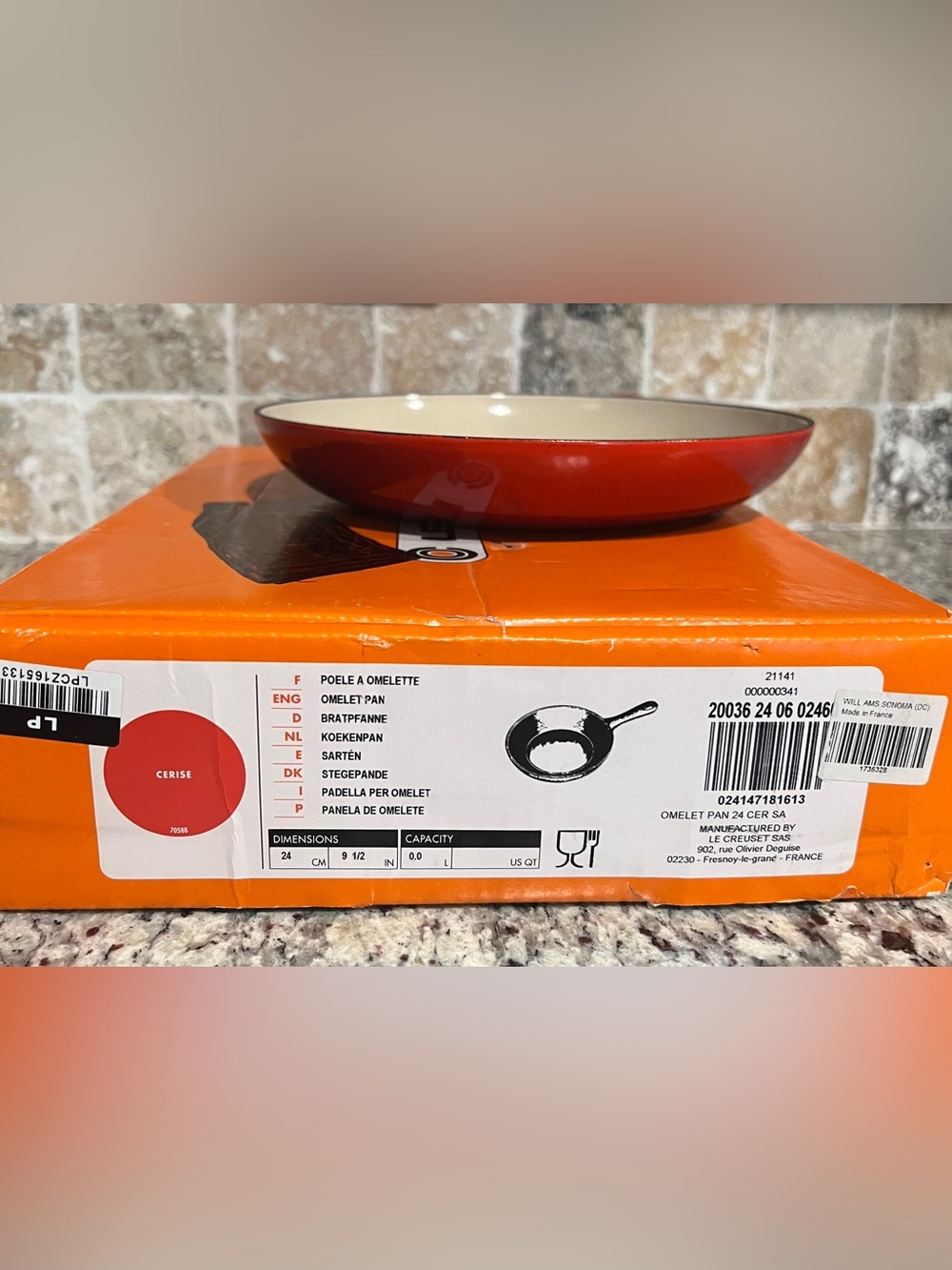 Le Creuset Cerise
Omelet Pan 9 1/2”